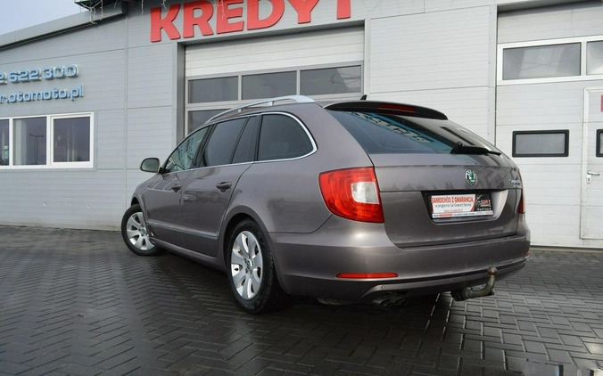 Skoda Superb cena 31000 przebieg: 226000, rok produkcji 2011 z Hrubieszów małe 781